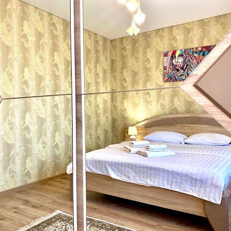 Apartpoltava Новий Будинок, В Самому Центрі 2-Окремі Кімнати, Панорамний Балкон Bagian luar foto